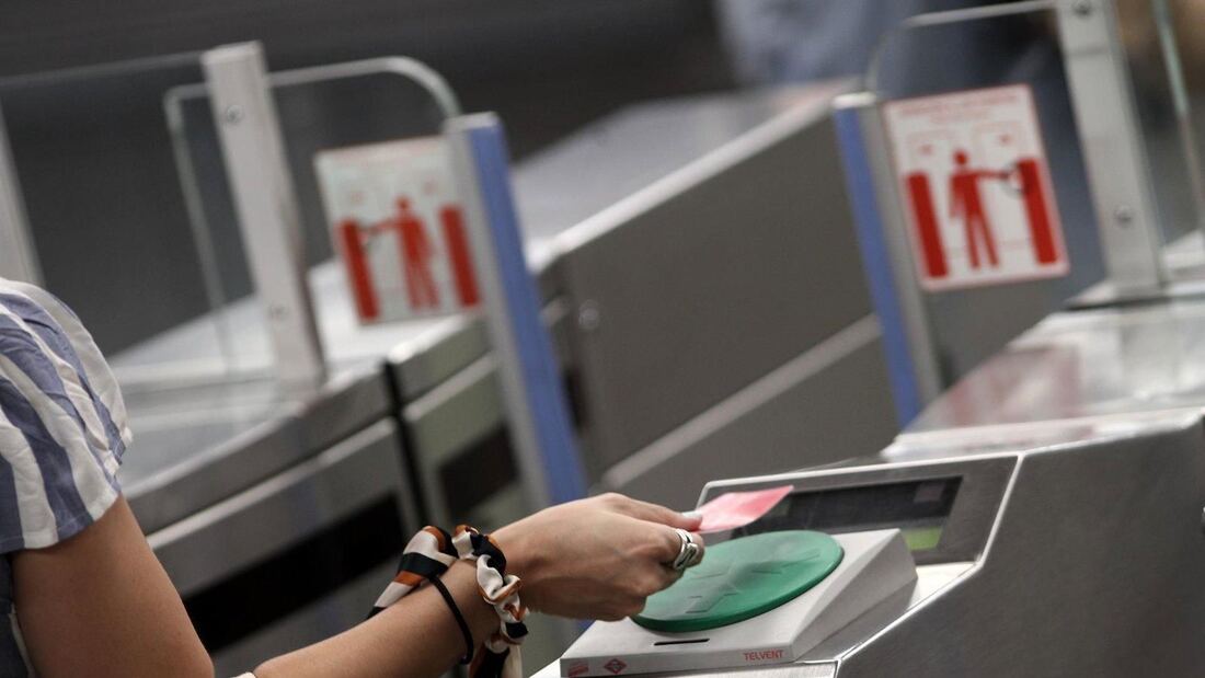 La Comunidad de Madrid ofrece un pacto a las regiones por el abono transporte