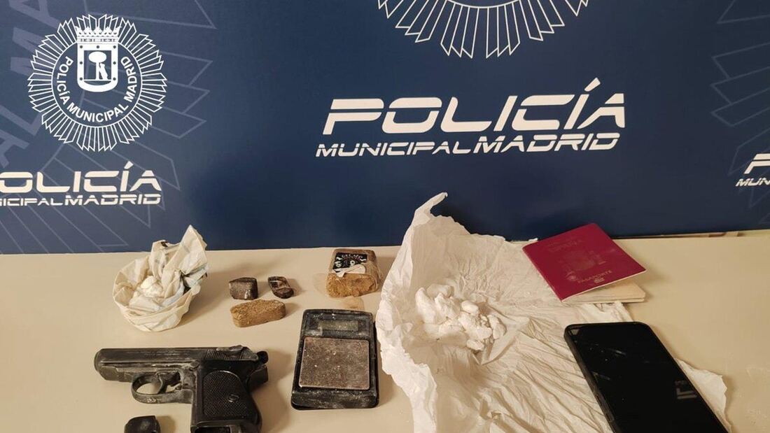 Detenido en Ciudad Lineal un conductor con drogas, un arma y positivo en cocaína