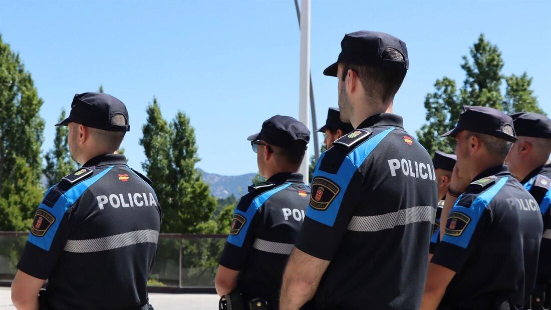 Galapagar sorprende a cuatro jóvenes, dos menores, pinchando ruedas y con armas blancas