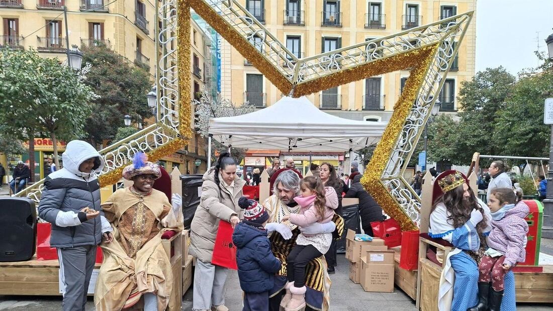 Una nueva campaña solidaria reparte más de 600 juguetes para niños en Lavapiés