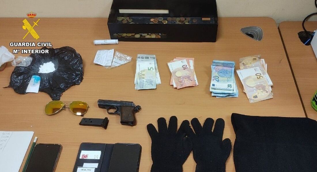 Detenido un hombre de 26 años tras atracar a punta de pistola un supermercado en Mejorada del Campo