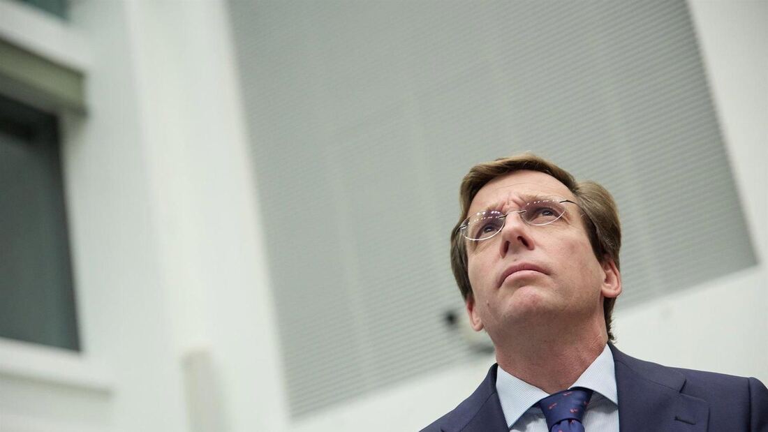 Almeida acusa a Maroto de aparecer en "todas las tramas de corrupción" del PSOE