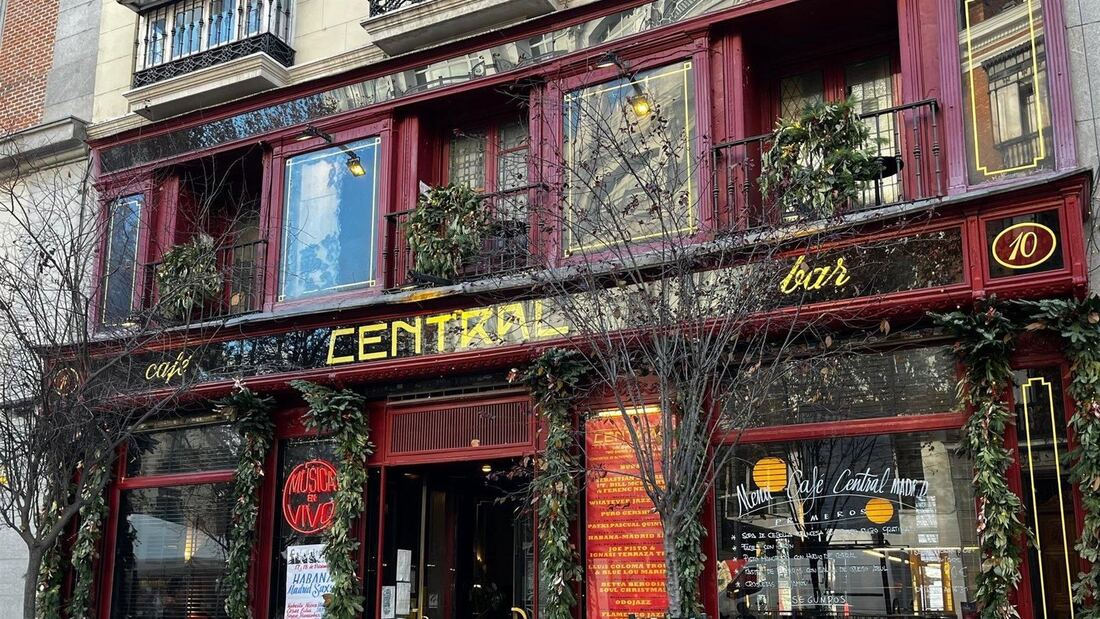 Café Central se muda al Ateneo