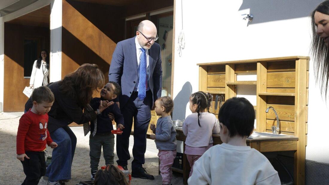 Madrid refuerza con 4,4 millones las ayudas a la natalidad y las convierte en bienales