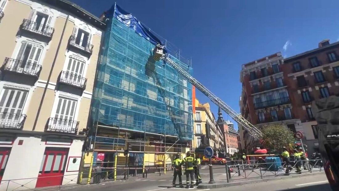Los bomberos de la capital realizaron 139 intervenciones este domingo, la mayoría relacionadas con el viento