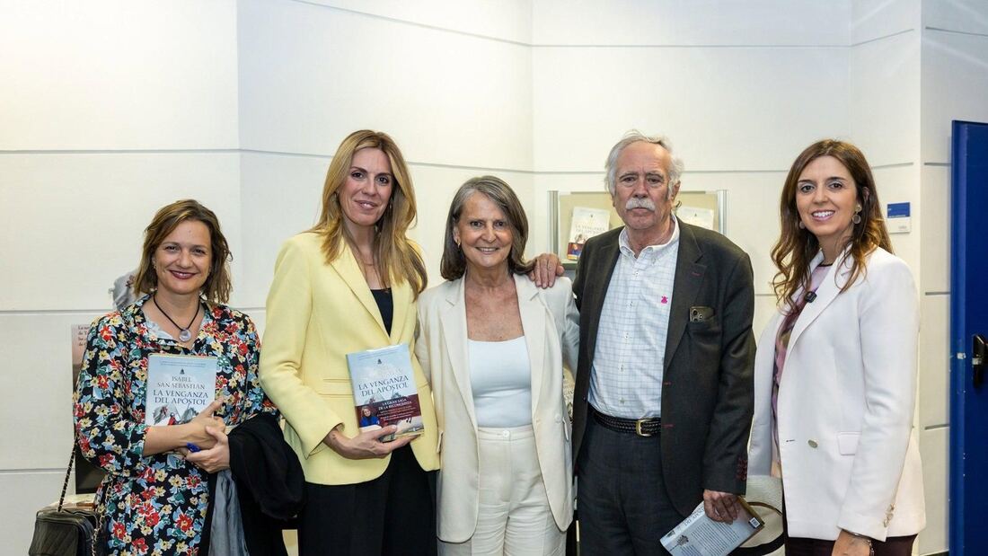 Isabel San Sebastián presenta en Pozuelo su novela 'La venganza del apóstol'