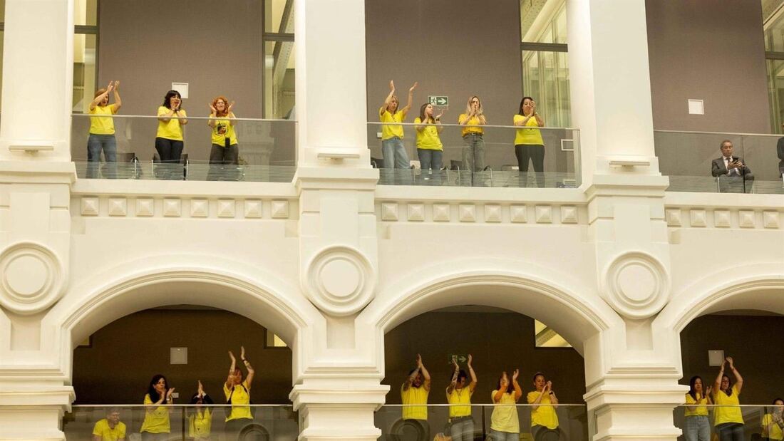 Cibeles prohíbe aplausos, pancartas y gritos del público en el Pleno
