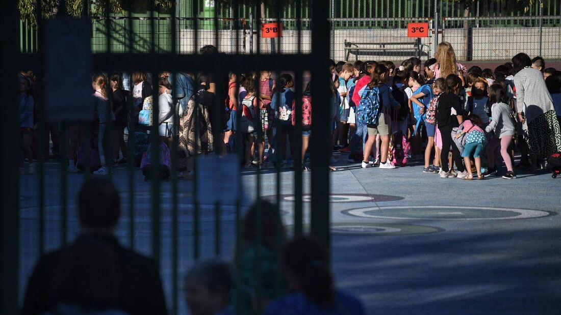 Los colegios e institutos públicos madrileños sumarán 1.280 docentes el próximo curso