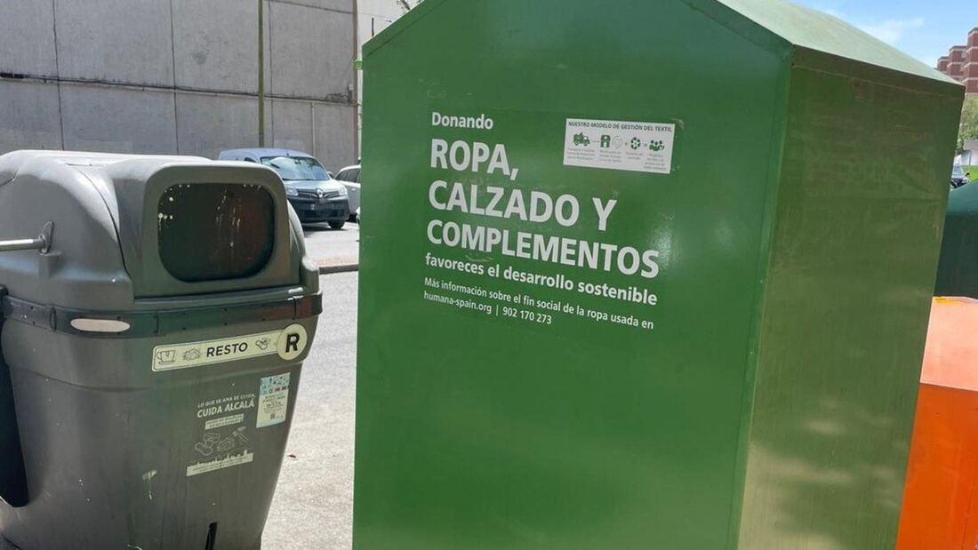 Alcalá de Henares estrena 58 contenedores para ropa usada