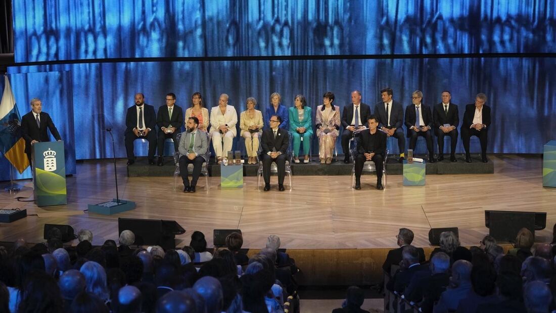 Clavijo pide «respeto» para una Canarias que no quiere ser «periferia de nadie»