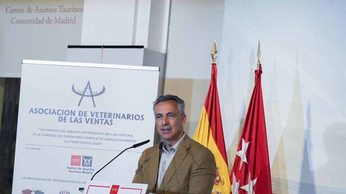 Novillo defiende el papel medioambiental de los ganaderos de toro bravo
