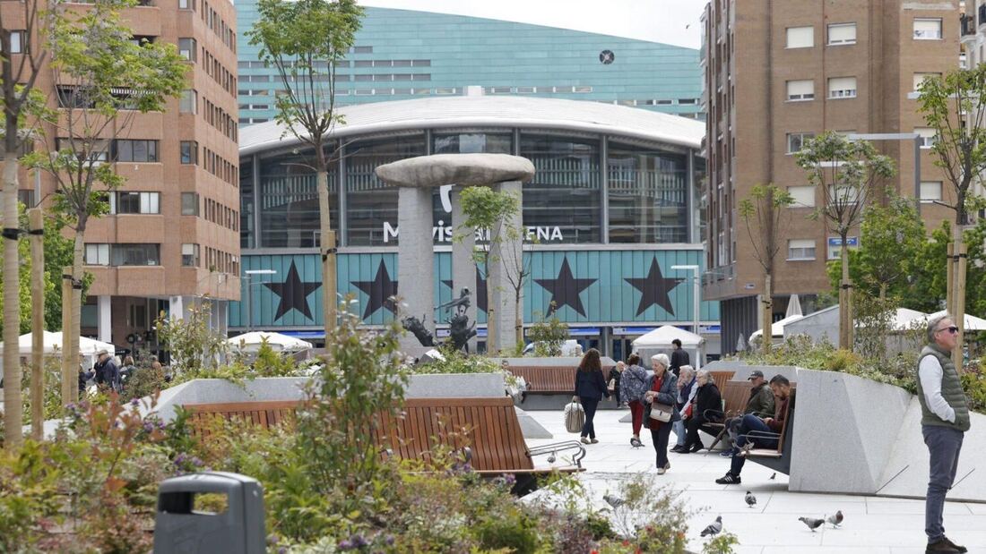 El Ayuntamiento renueva la plaza de Salvador Dalí con una inversión de 1,7 millones