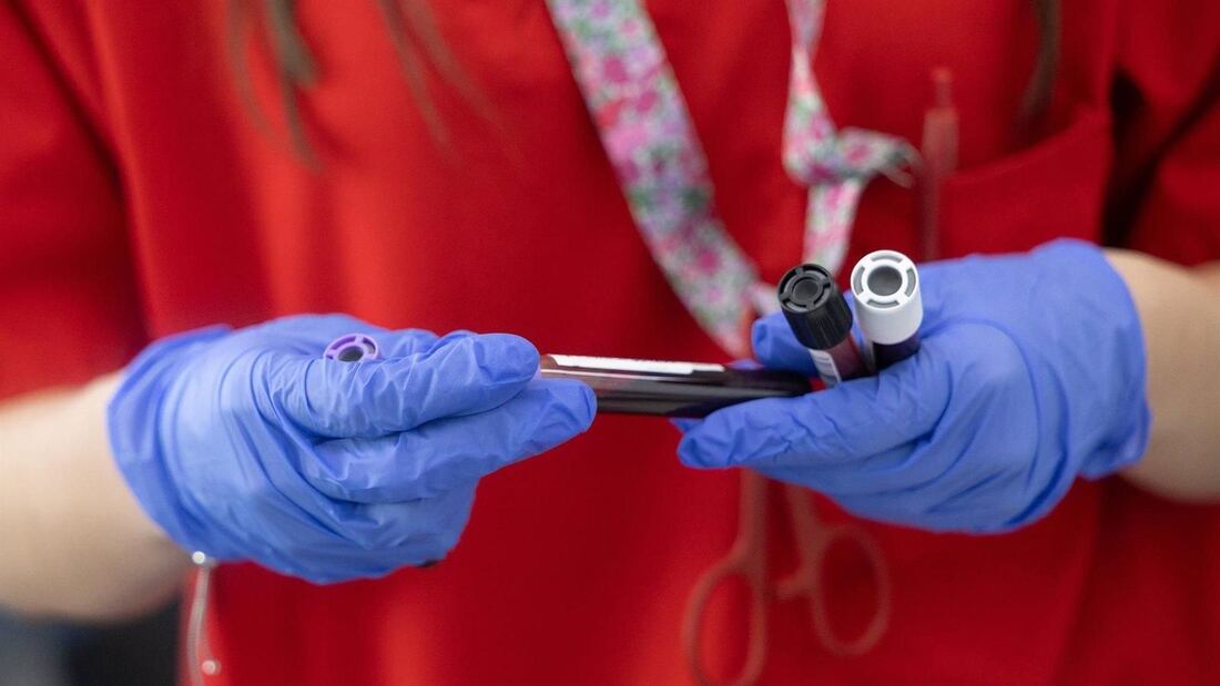 Los hospitales madrileños piden donaciones urgentes de sangre del grupo A-