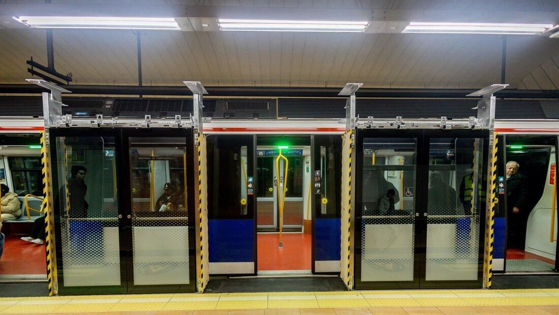 Metro instala más de 300 puertas de andén en la Línea 6 para su automatización
