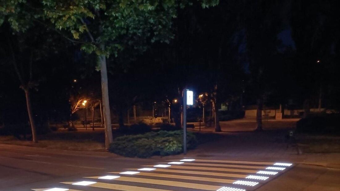 Pozuelo de Alarcón estrena 17 pasos de peatones inteligentes iluminados