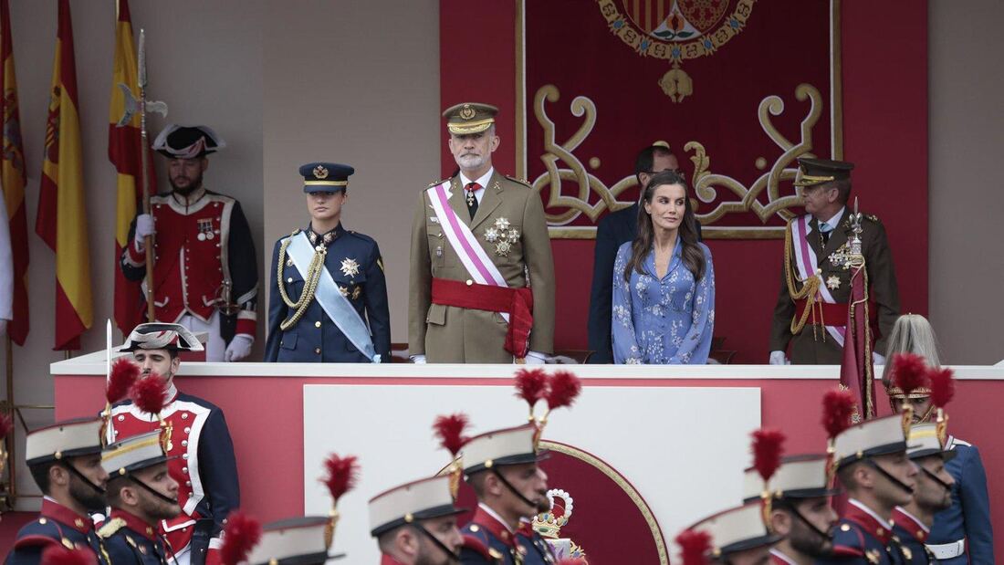 Felipe VI y Leonor presiden un DIFAS marcado por el mal tiempo