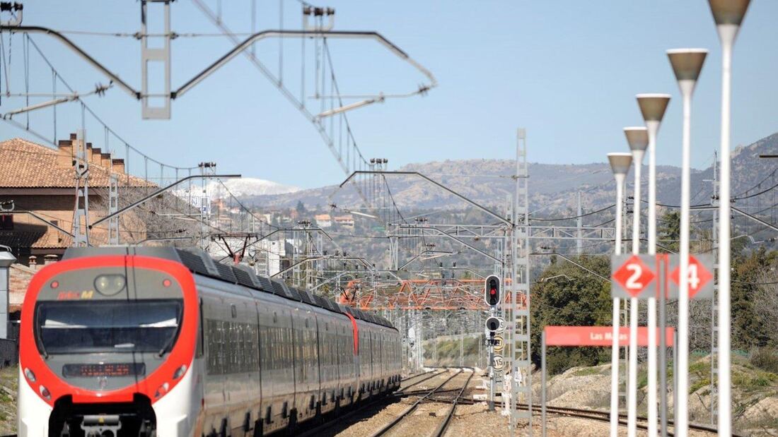 Renfe inicia la renovación del paso inferior de la estación de Las Rozas