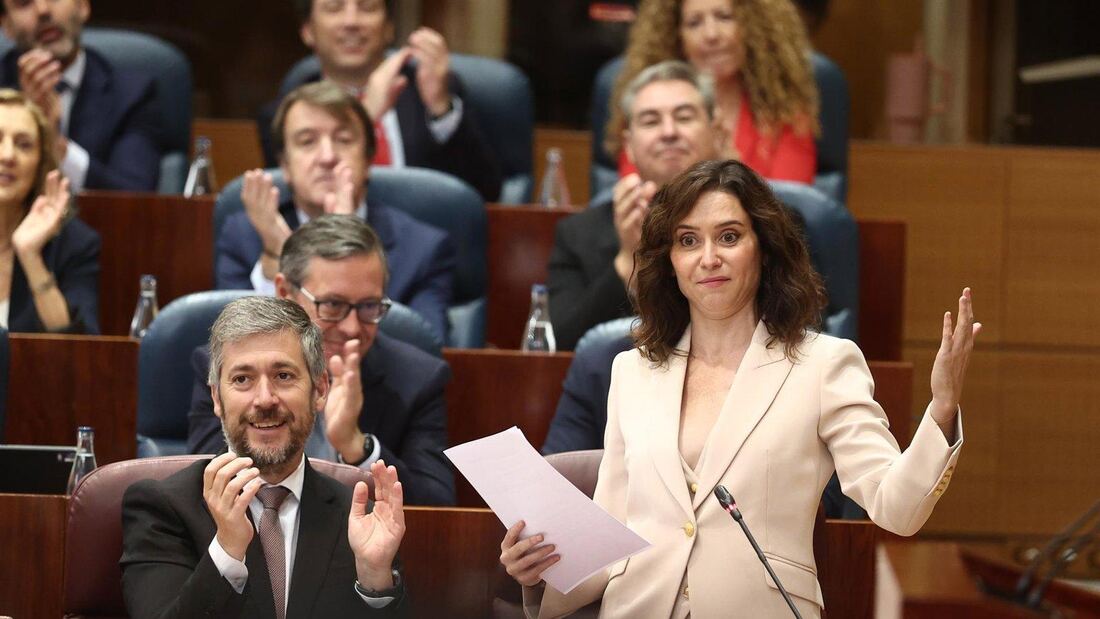 Ayuso tacha a Pedro Sánchez de cobarde ante los casos de corrupción