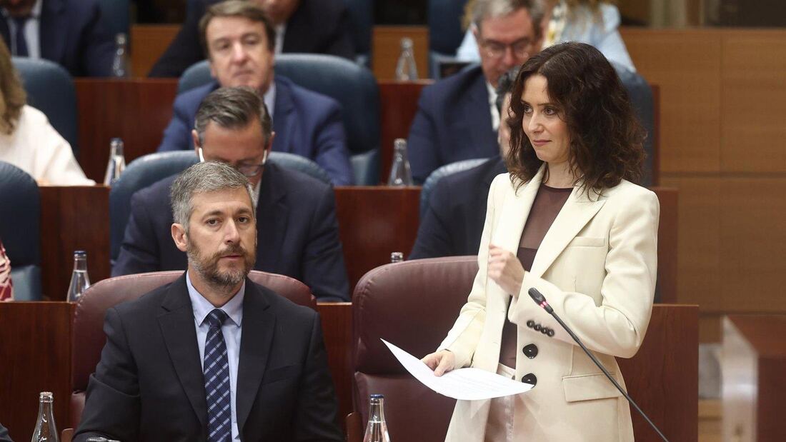 Ayuso acusa a Espinar de representar "la corrupción" socialista en la Asamblea