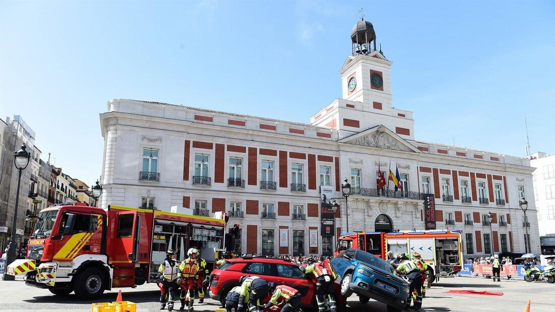Un gran simulacro de rescate paraliza la Puerta del Sol