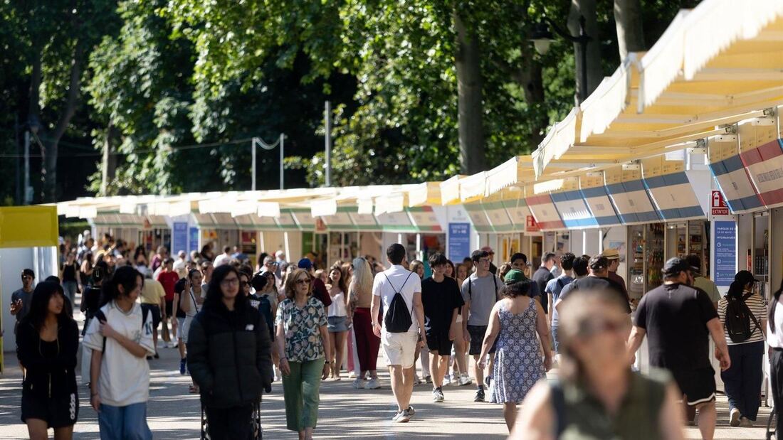 Mariano De Paco reivindica Madrid como "una región muy lectora" y augura récord de visitantes en la Feria del Libro