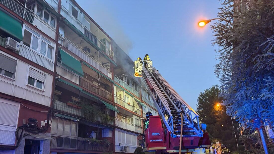 Una mujer resulta gravemente herida en un incendio en Moncloa