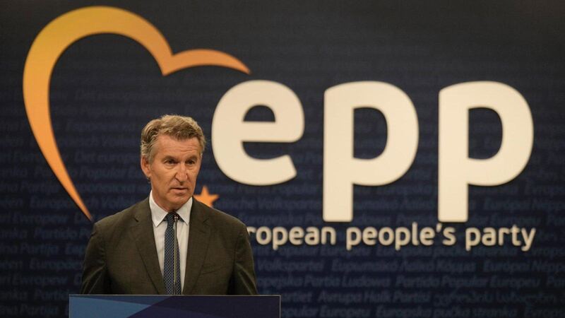 Feijóo presiona a la oposición y pide echar a Sánchez