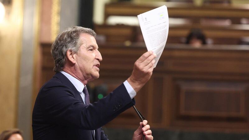 Feijóo a Sánchez: "No dimite simplemente porque no tiene dignidad"
