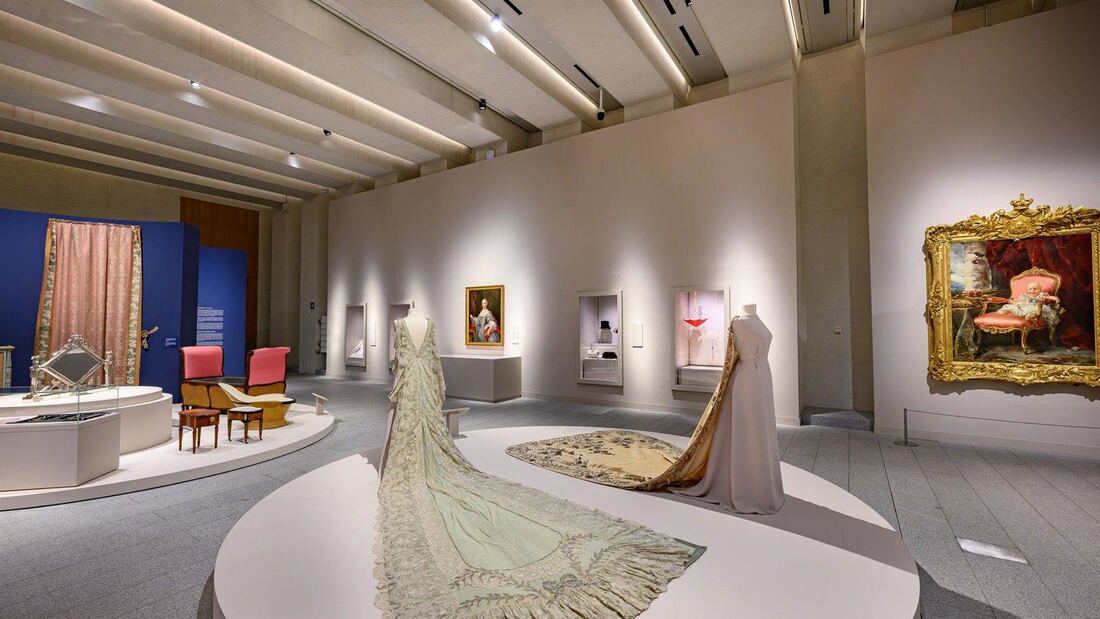 La Galería de las Colecciones Reales reúne hasta el 12 de octubre más de 200 piezas en una exposición sobre el textil cortesano