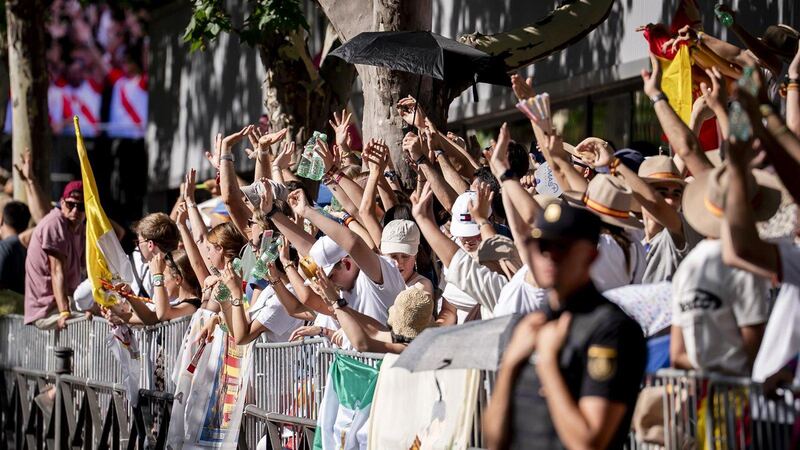 Más de medio millón de personas asiste a la vigilia del Papa en la plaza de Lima