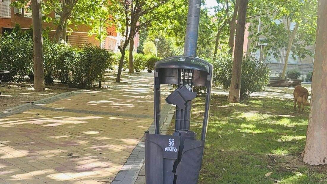 La Policía Local de Pinto identifica al autor de la rotura de cuatro papeleras en la calle Federico García Lorca