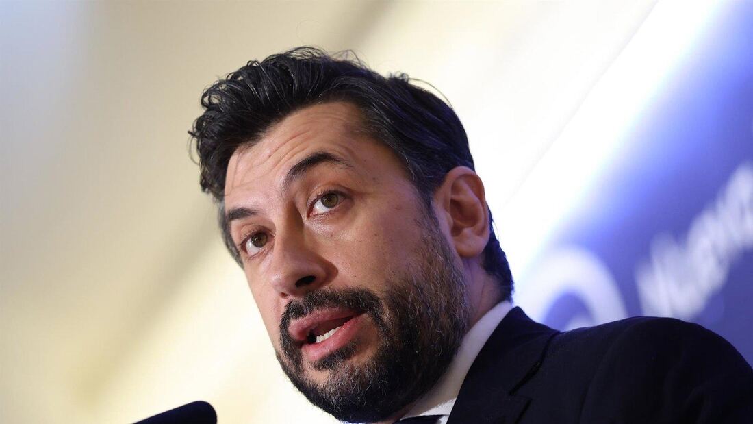 Díaz-Pache tilda a la izquierda de "fabricante de miseria"