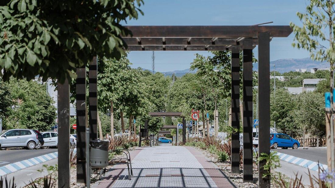 Las Rozas concluye la remodelación del bulevar de la calle Marie Curie para crear zonas de sombra