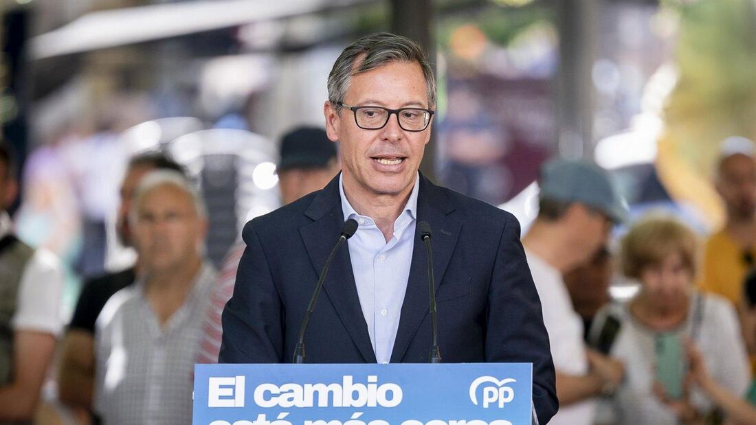 Serrano dice que Sánchez se "aferra al poder" para evitar salir "procesado y con esposas"