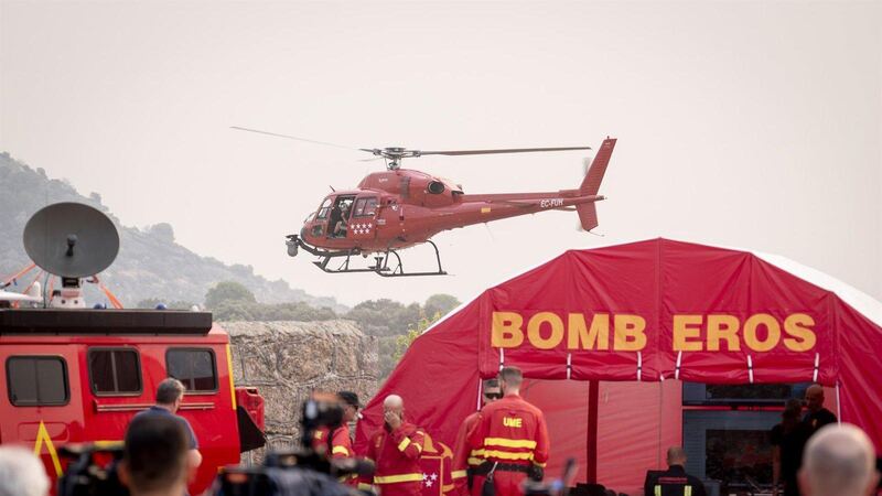 La Comunidad moviliza a casi 300 bomberos y 60 medios contra el incendio de la Sierra Oeste