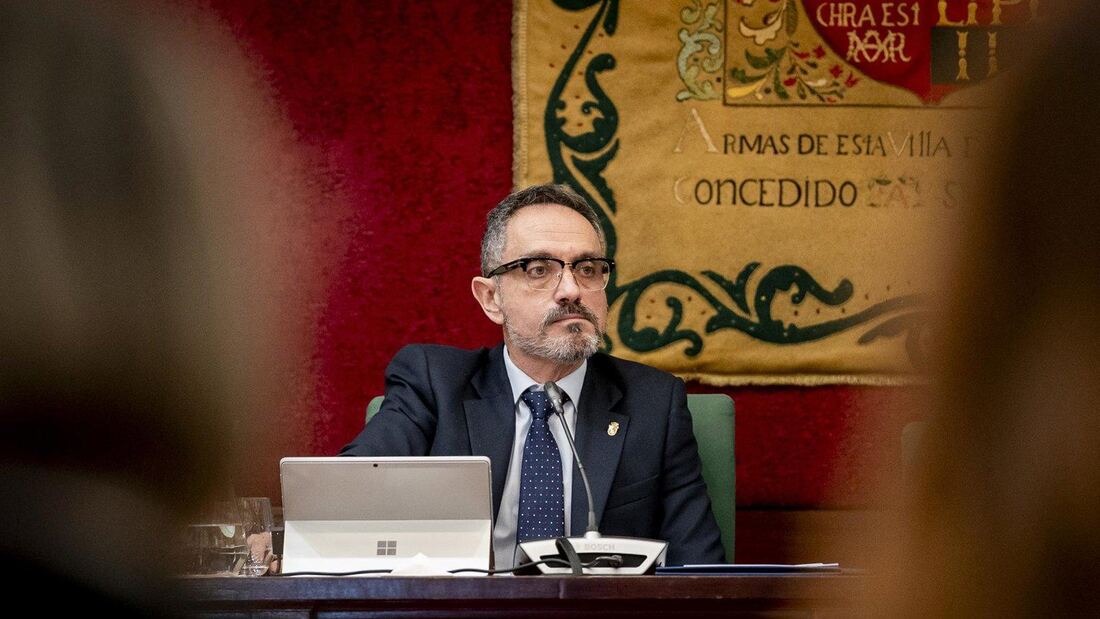 La querella contra el alcalde de Móstoles avanza tras rechazarse el archivo