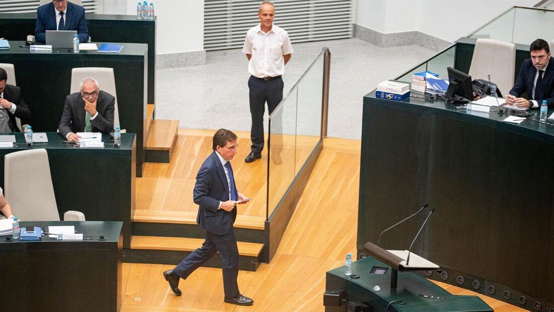 Almeida replica al delegado que Madrid no tiene que "darle las gracias a Sánchez sino decirle adiós"