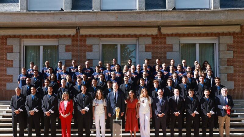 Los Reyes reciben a la selección tras ganar el Mundial