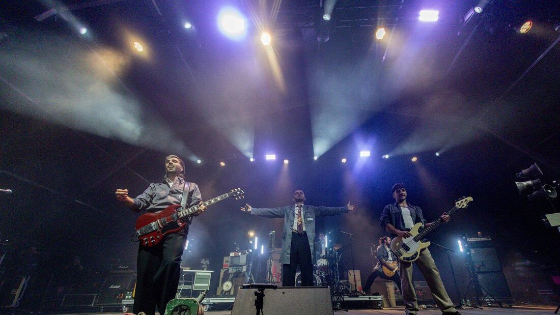 Arde Bogotá sorprende en el Mad Cool con concierto en secreto