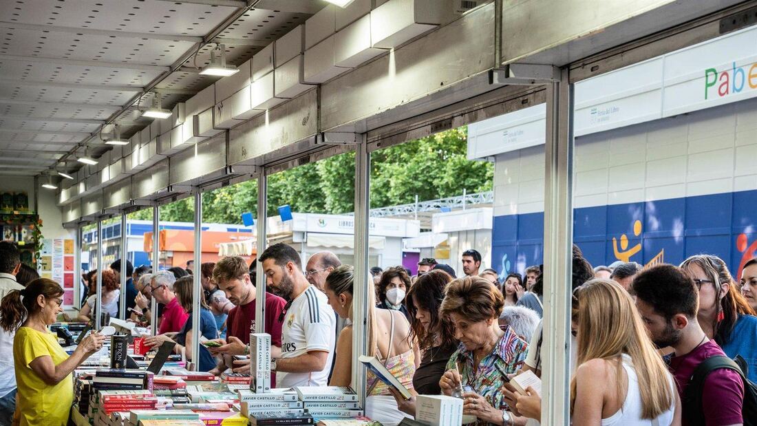 Librerías de Madrid piden "respeto y prudencia" tras cese de Orúe