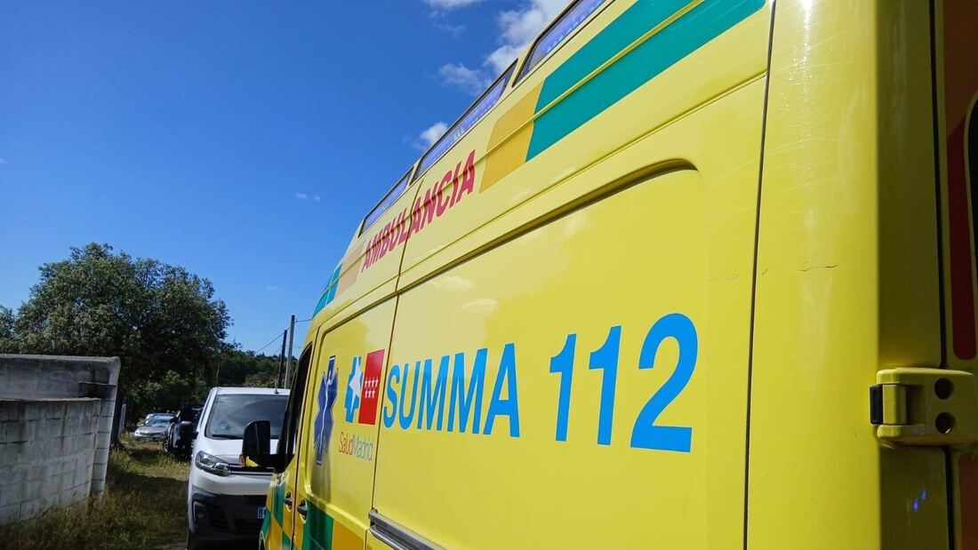 Camión de la UME vuelca en la M-512 en Robledo de Chavela