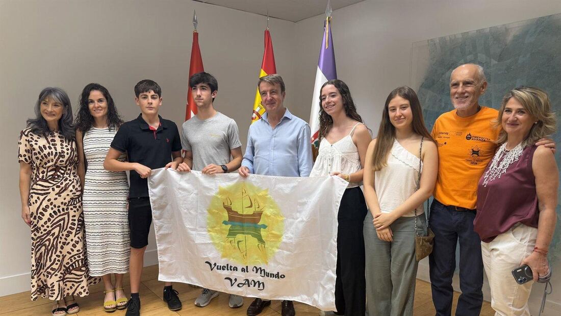 Cuatro jóvenes de Tres Cantos en la Expedición Vuelta al Mundo