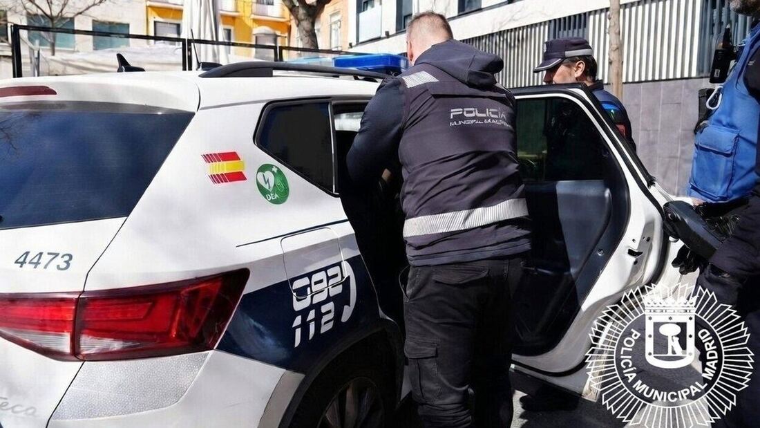 Detenido en Chamberí con cocaína oculta en la radio del coche