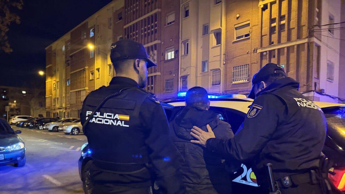 Detienen a dos hombres por robar en un bar de Móstoles