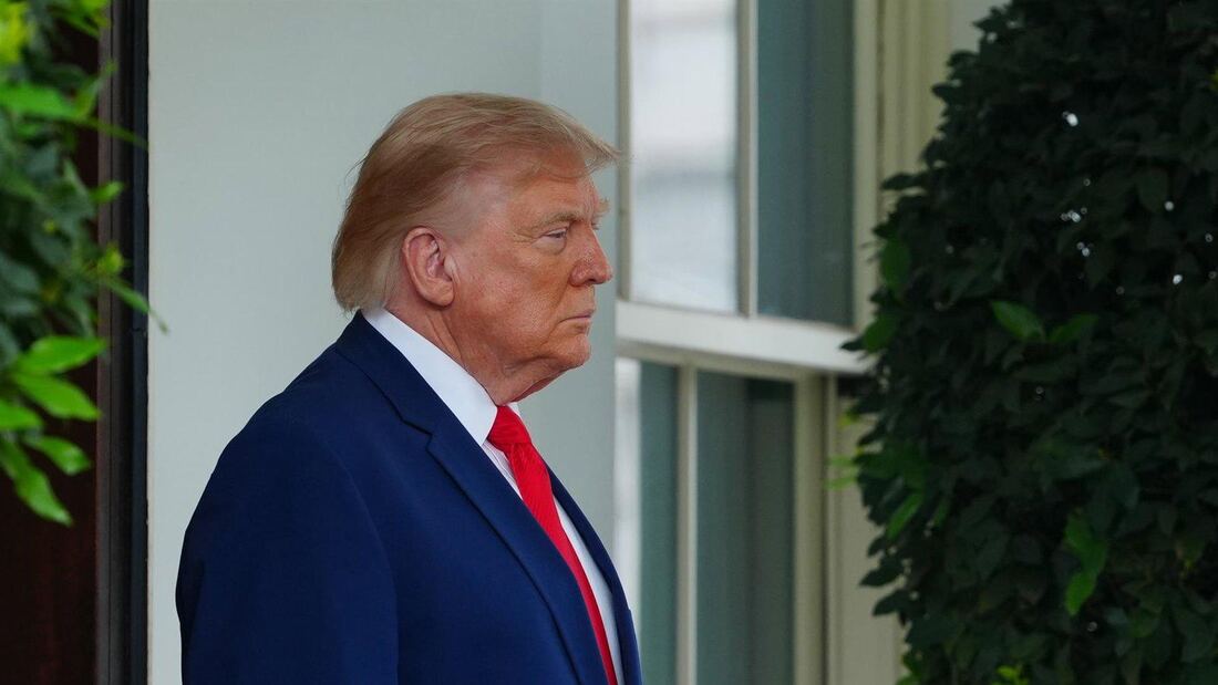 Trump amenaza a Irán con ataques si continúa en Ormuz