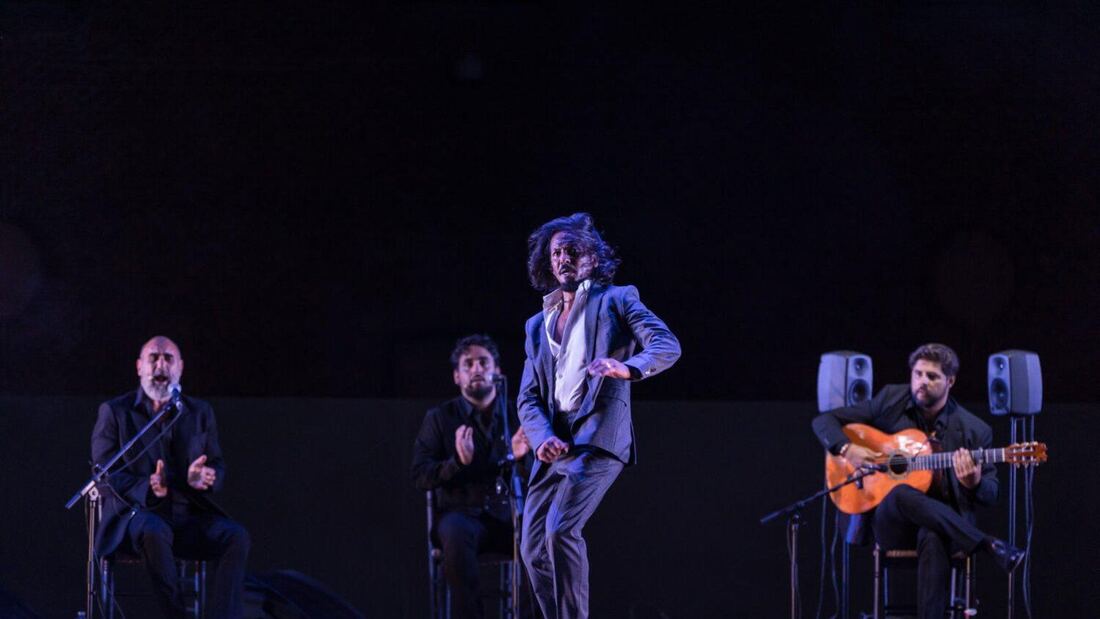 Farruquito llena de flamenco el patio de Conde Duque