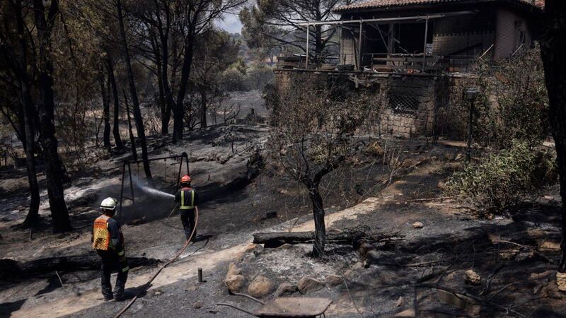La Comunidad de Madrid sufre tres incendios simultáneos con confinamientos, desalojos y vías cortadas
