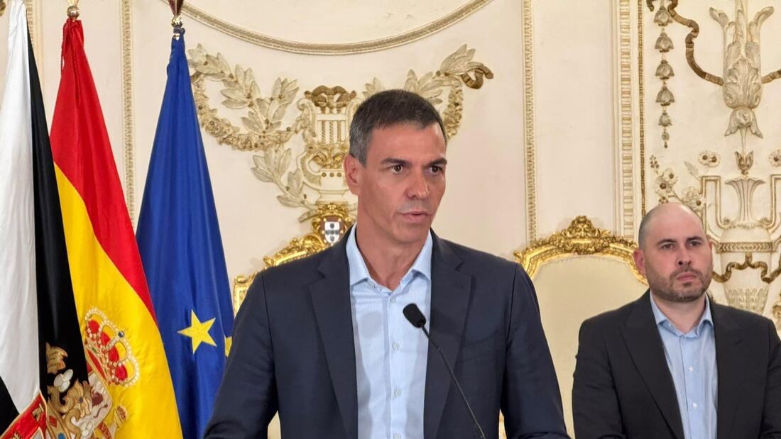 Sánchez anuncia boyas para contener la migración e insiste en las repatriaciones