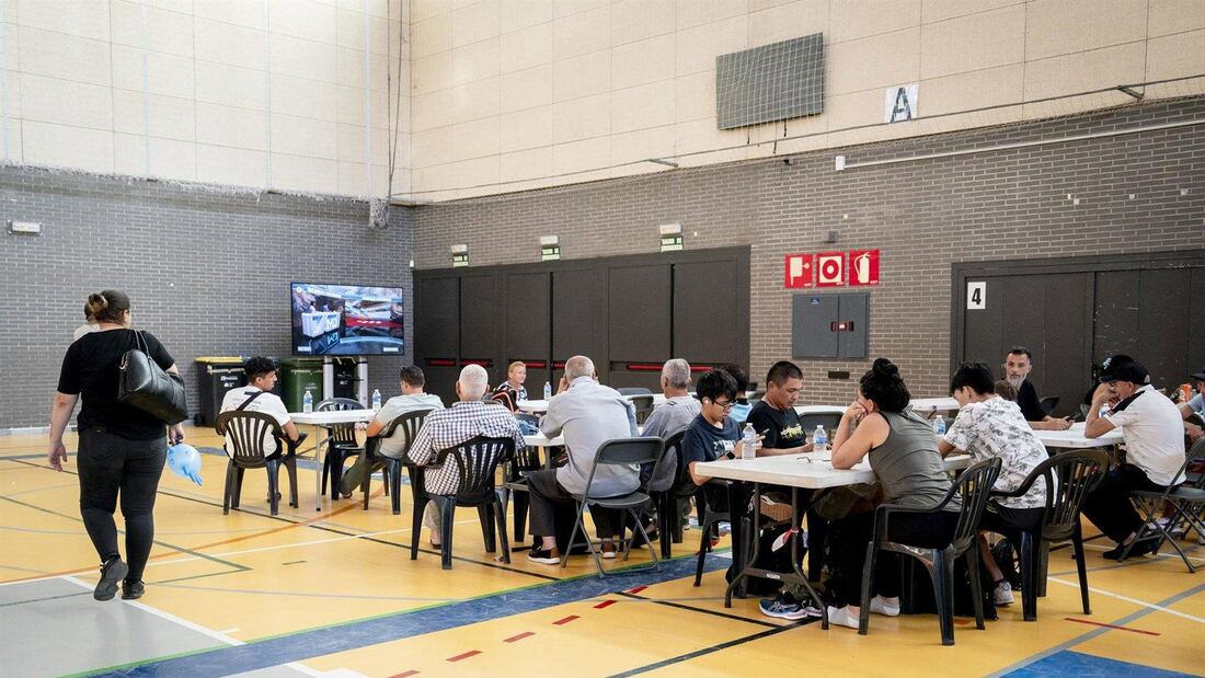 Madrid atiende a 2.468 evacuados por el incendio en 15 puntos