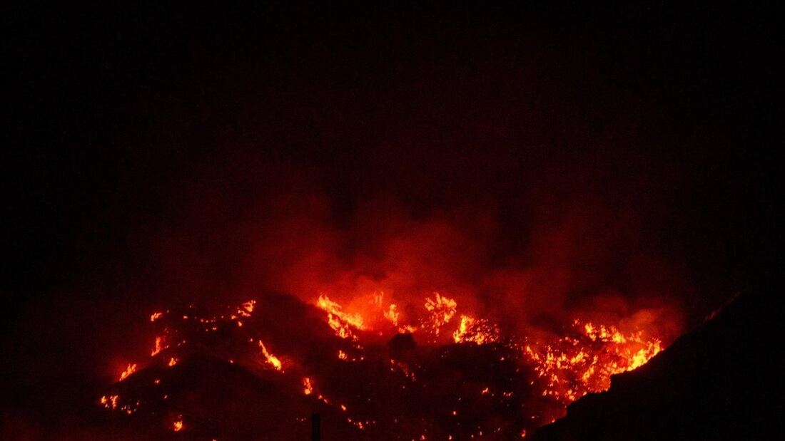 Torrejón convoca un minuto de silencio por el incendio de Almería
